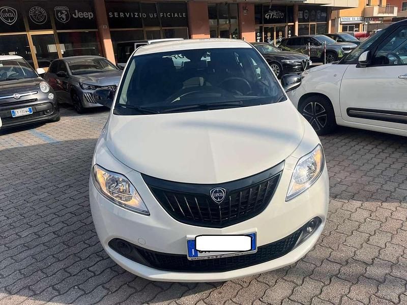 Usata Lancia Ypsilon Gold 69 CV (50 kW) 2023 Bianco Utilitaria