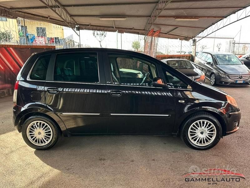 Usata Lancia Musa Platinum 95 CV (69 kW) 2012 Nero Monovolume
