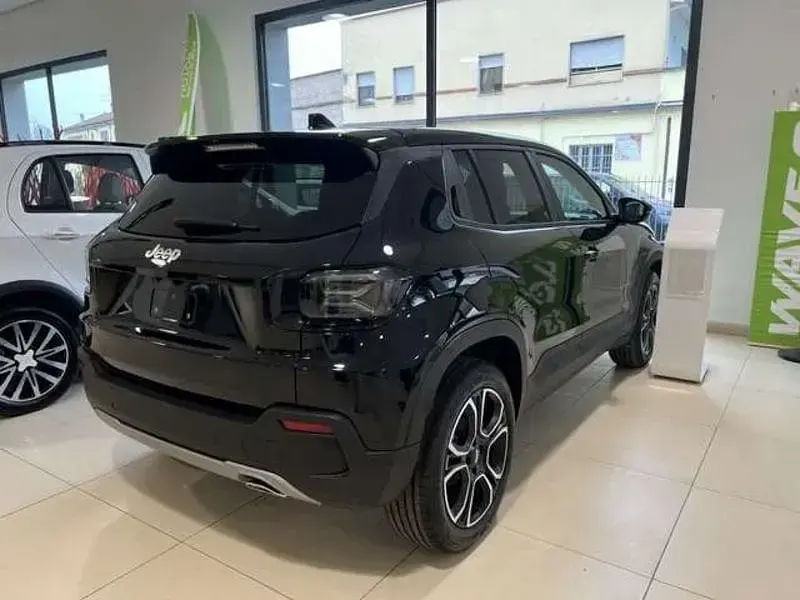 Usata Jeep Avenger Summit 101 CV (74 kW) 2024 Negro cinema SUV