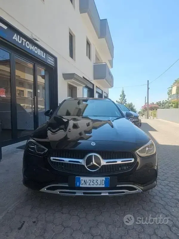 Usata Mercedes C220 Premium 200 CV (147 kW) 2023 Other Station wagon