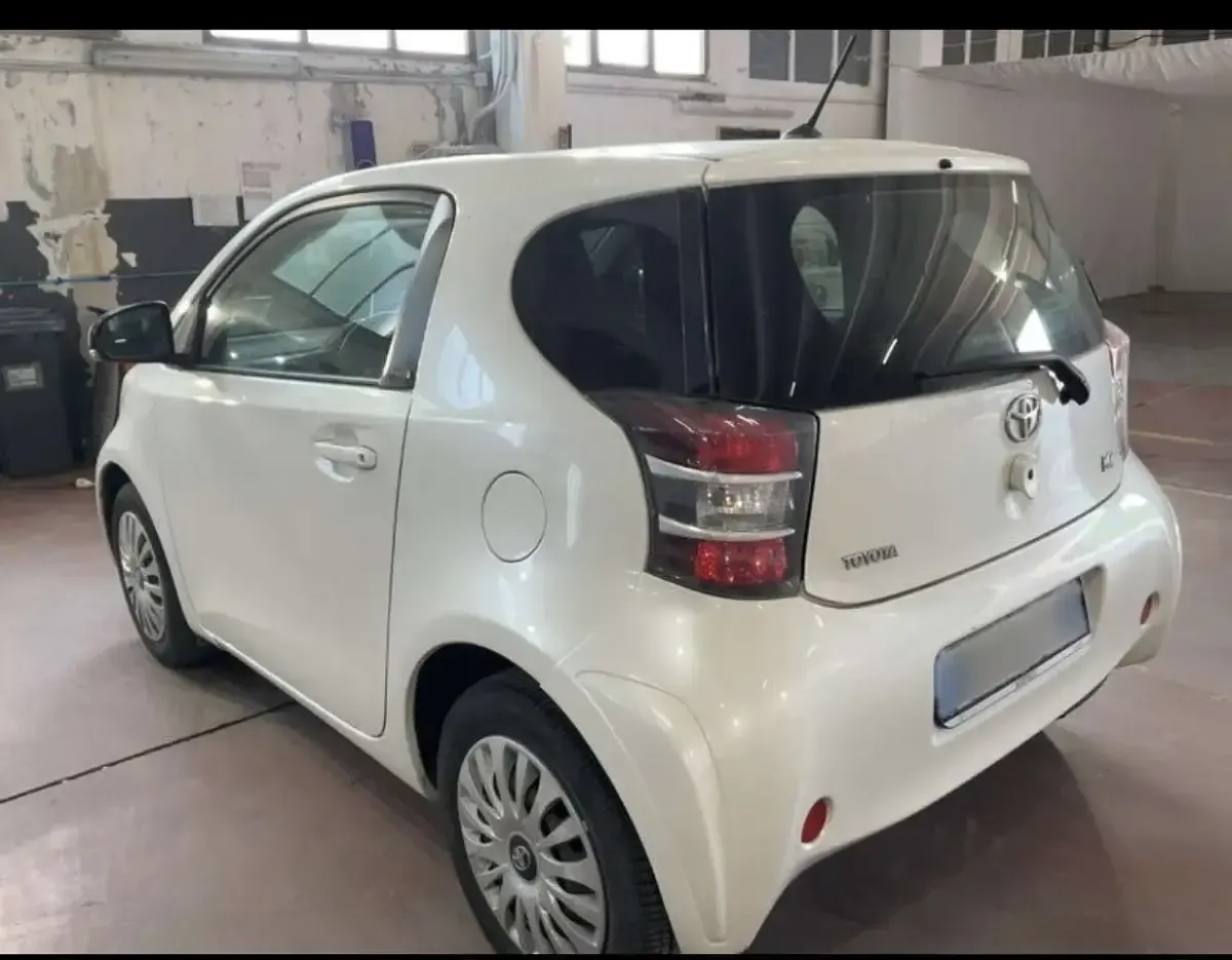 Usata Toyota iQ Trend 68 CV (50 kW) 2012 Other Utilitaria