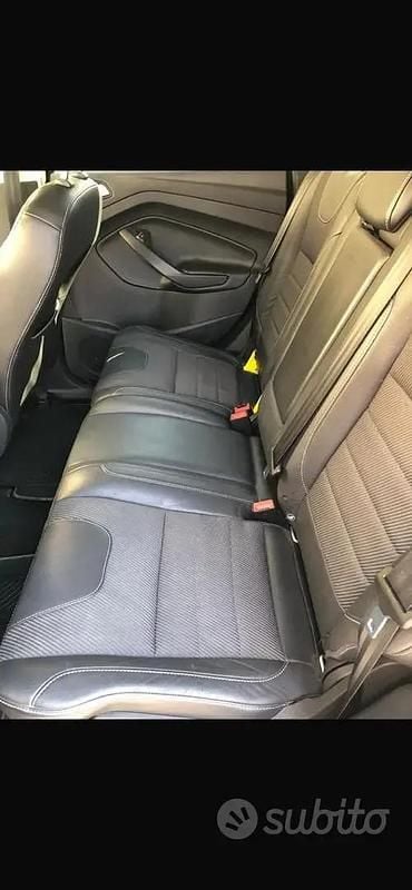 Usata Ford Kuga Titanium 120 CV (88 kW) 2016 Nero SUV