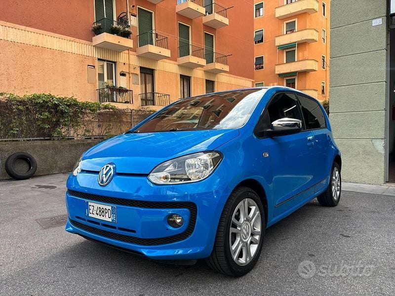Usata VW up! high up! 68 CV (50 kW) 2015 Blu Utilitaria