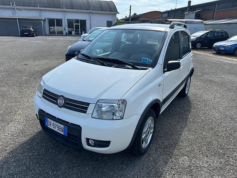 Usata Fiat Panda Climbing 60 CV (44 kW) 2009 Bianco Utilitaria