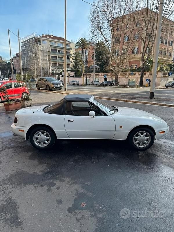 Usata Mazda MX5 116 CV (85 kW) 1993 Bianco Cabrio