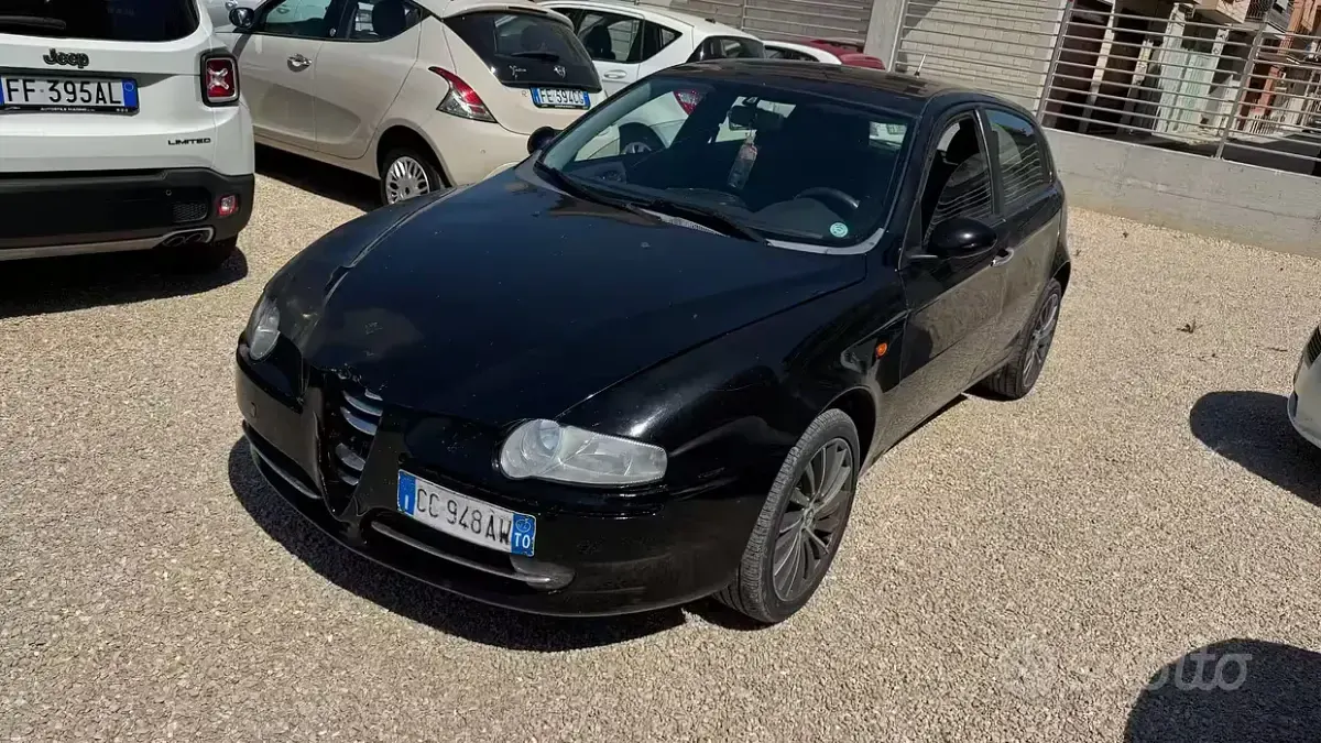 Usata Alfa Romeo 147 Distinctive 116 CV (85 kW) 2002 Utilitaria