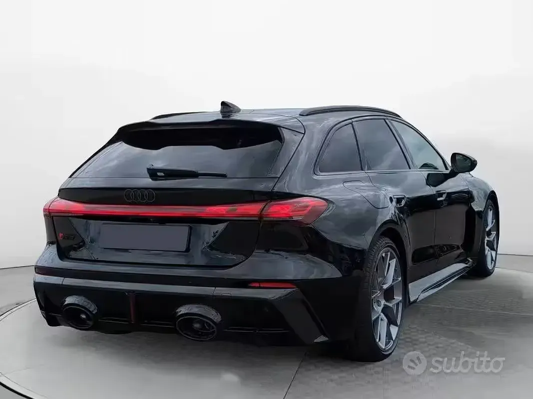Usata Audi RS5 Sport 639 CV (469 kW) 2026 Nero Station wagon