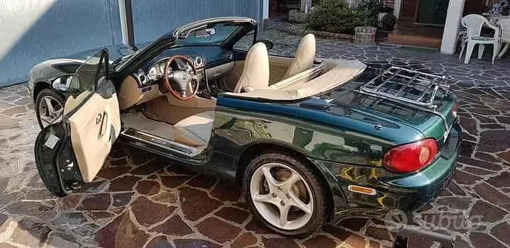 Usata Mazda MX5 Edition 110 CV (80 kW) 2003 Verde Cabrio