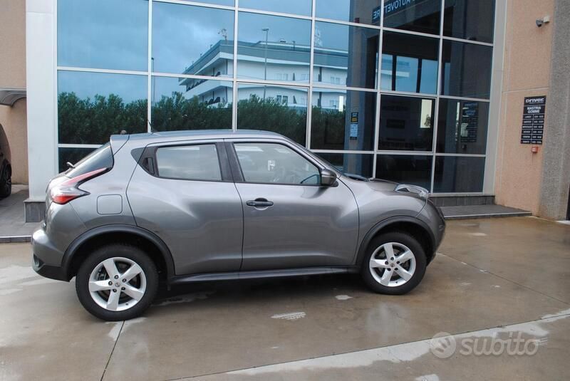 Usata Nissan Juke Visia 110 CV (80 kW) 2015 Grigio SUV