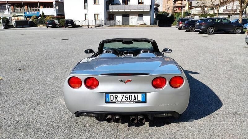 Usata Corvette C6 404 CV (297 kW) 2005 Argento Cabrio