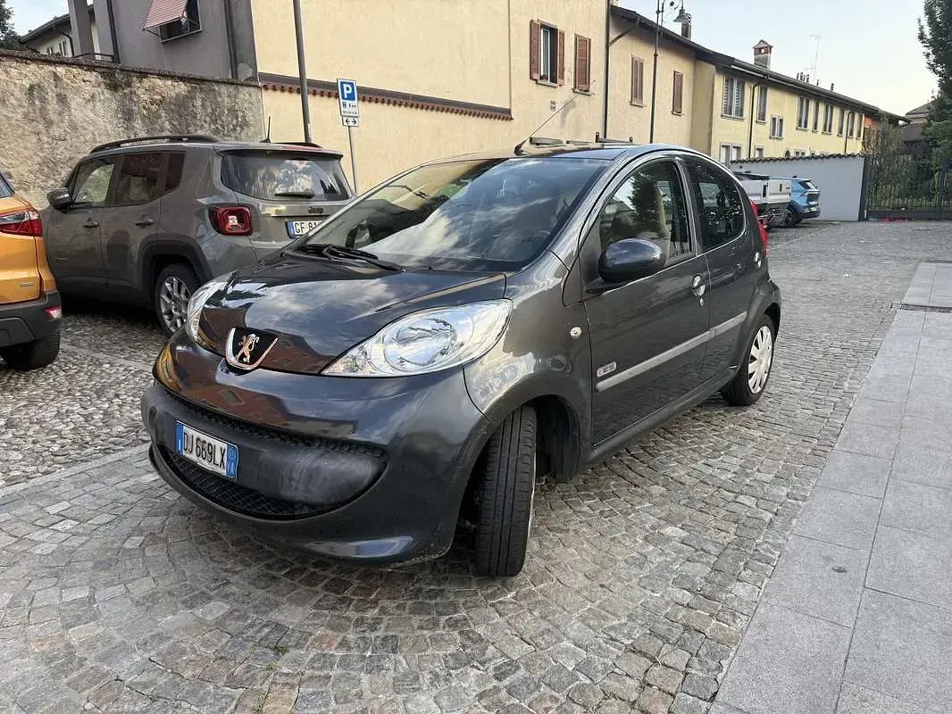 Usata Peugeot 107 68 CV (50 kW) 2007 Utilitaria