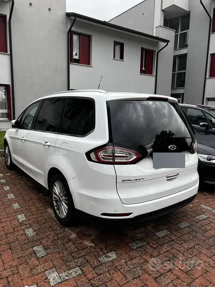 Usata Ford Galaxy 150 CV (110 kW) 2016 Bianco Monovolume