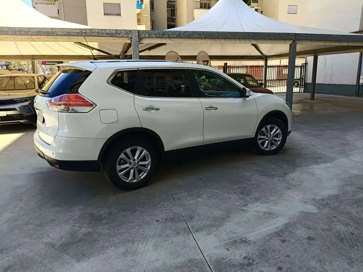 Usata Nissan X-Trail Acenta 131 CV (96 kW) 2017 White triplo strato SUV