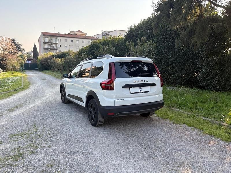 Usata Dacia Jogger Extreme 110 CV (80 kW) 2023 Bianco Monovolume