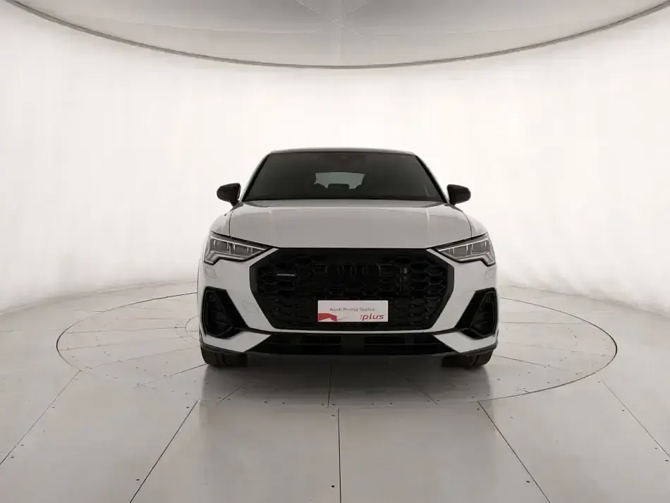 Usata Audi Q3 Sportback Ambiente 200 CV (147 kW) 2024 Bianco SUV