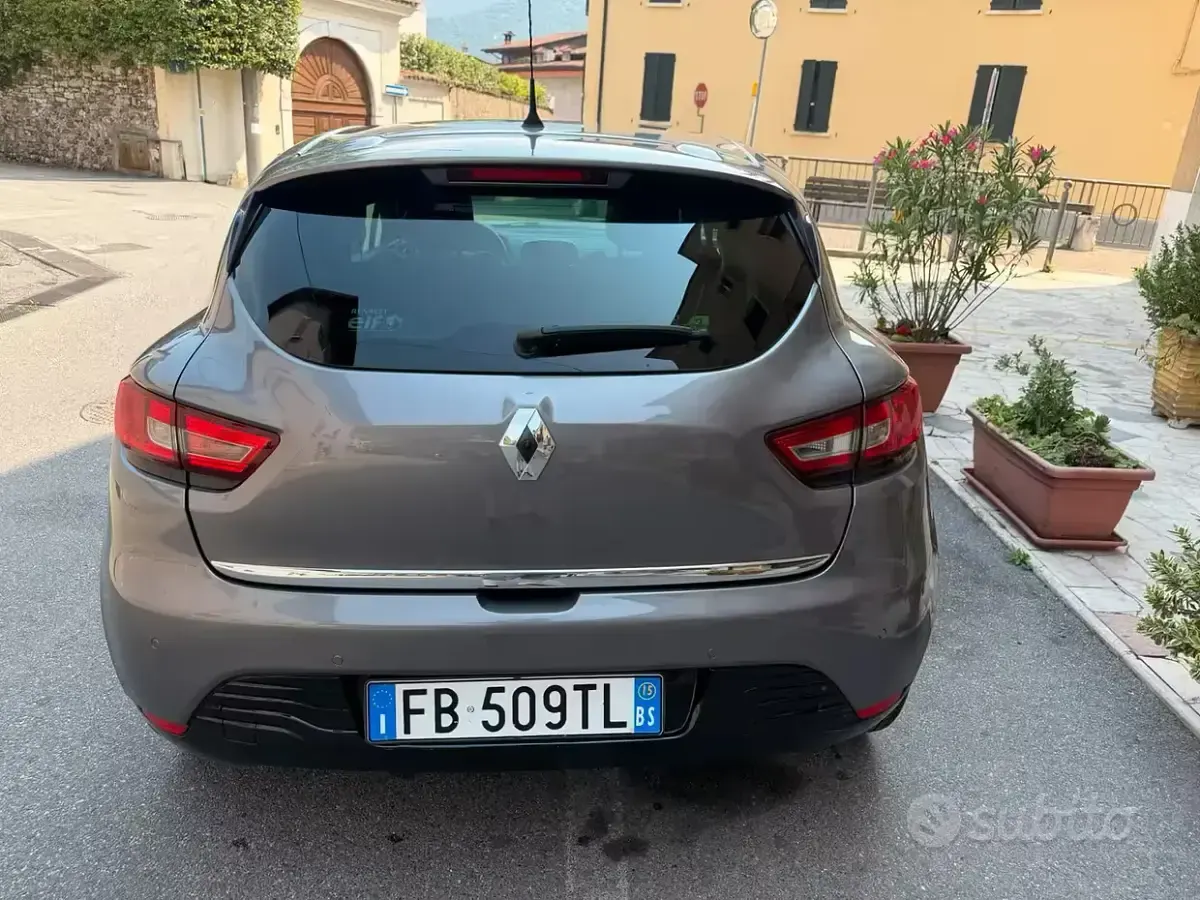 Usata Renault Clio IV 90 CV (66 kW) 2015 Grigio Berlina