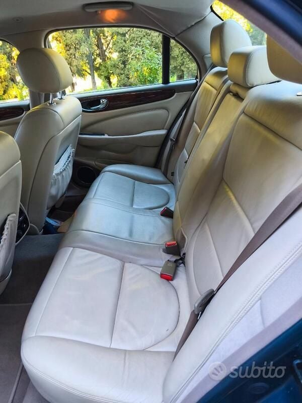 Usata Jaguar XJ 258 CV (189 kW) 2003 Grigio Berlina