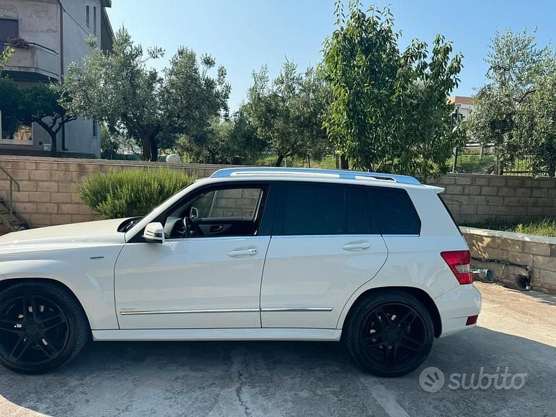 Bianco Usata 2011 Mercedes GLK220 Premium SUV | 6999 € (Super prezzo) - Immagine 1/4