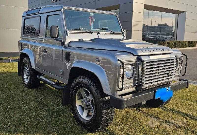 Usata Land Rover Defender 122 CV (89 kW) 2012 Grigio SUV