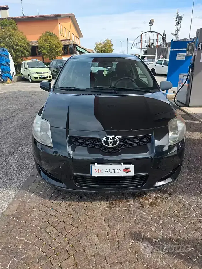 Usata Toyota Auris 177 CV (130 kW) 2008 Nero Utilitaria