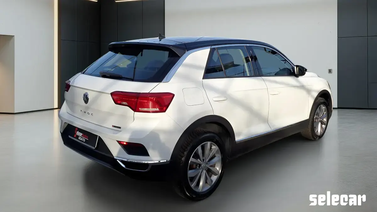 Usata VW T-Roc Business 150 CV (110 kW) 2020 Bianco/tetto nero SUV