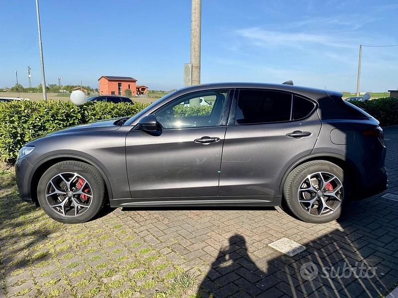 Usata Alfa Romeo Stelvio Business 160 CV (117 kW) 2018 Grigio SUV