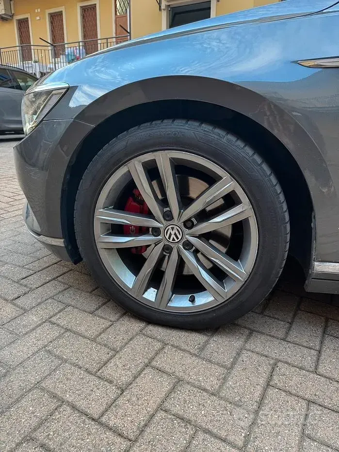 Usata VW Passat 190 CV (139 kW) 2016 Grigio Station wagon