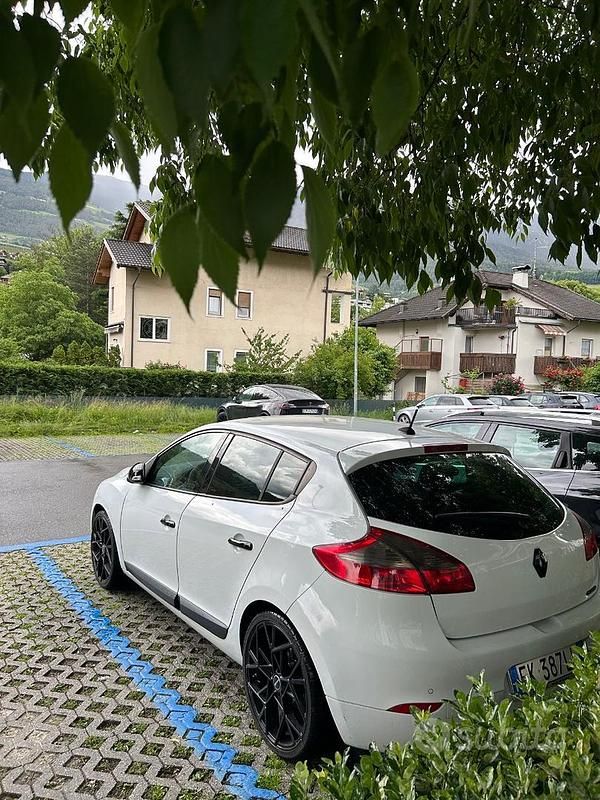 Usata Renault Mégane GT Line GT-Line 110 CV (80 kW) 2011 Bianco Berlina