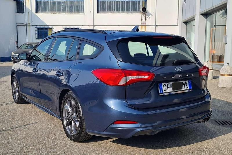 Usata Ford Focus ST-Line 120 CV (88 kW) 2021 Blu/azzurro Station wagon