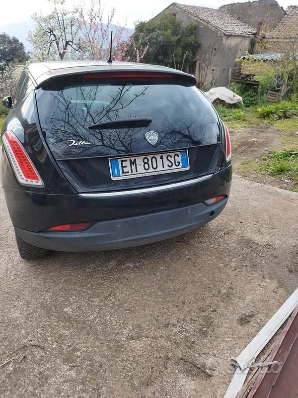 Usata Lancia Delta 120 CV (88 kW) 2012 Utilitaria