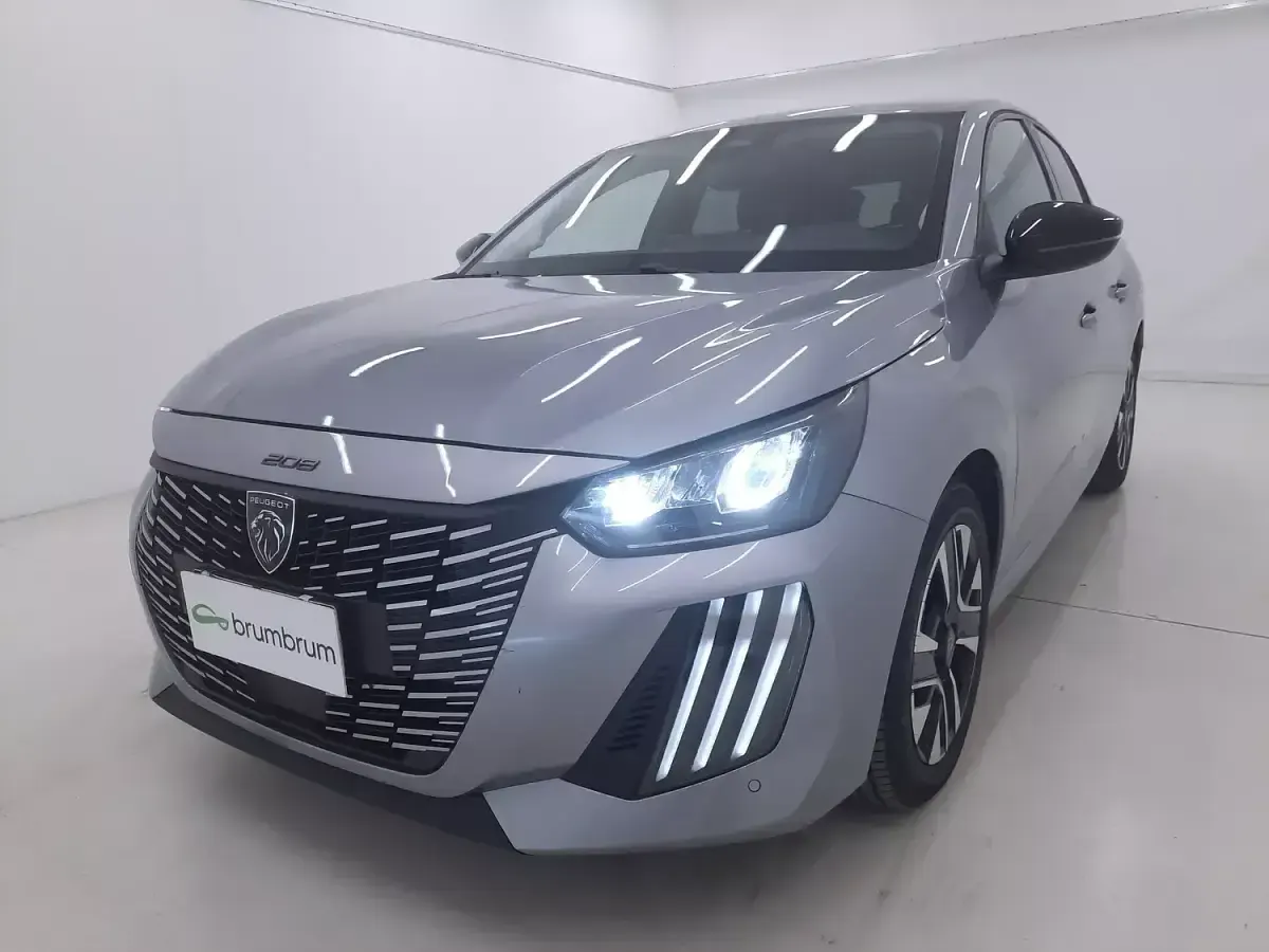 Usata Peugeot 208 Allure 101 CV (74 kW) 2025 Grigiogrigio Utilitaria