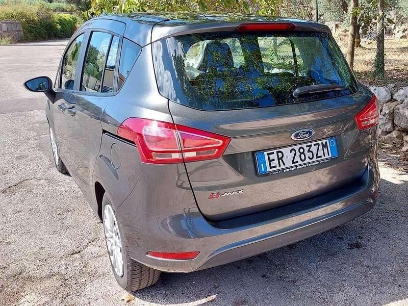 Usata Ford B-MAX Titanium 75 CV (55 kW) 2015 Grigio Monovolume