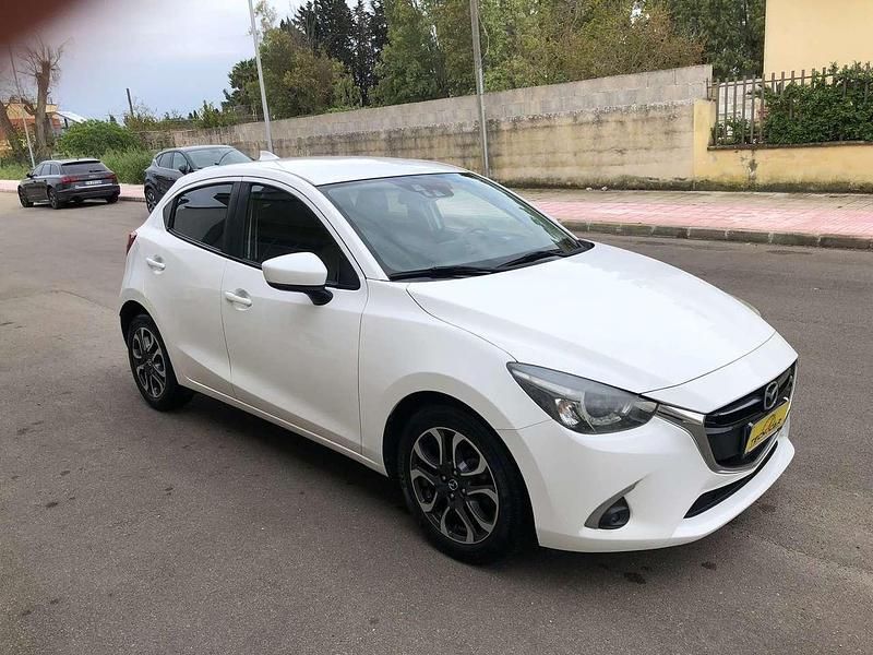 Usata Mazda 2 105 CV (77 kW) 2017 Bianco Utilitaria