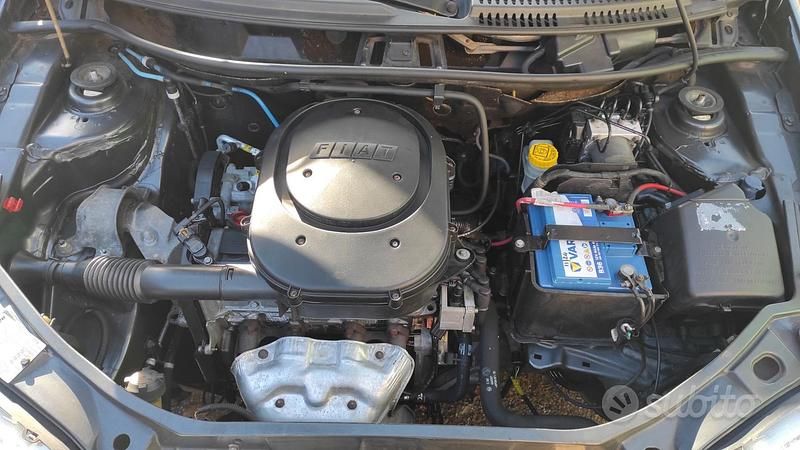 Usata Fiat Punto Dynamic 60 CV (44 kW) 2003 Grigio Utilitaria