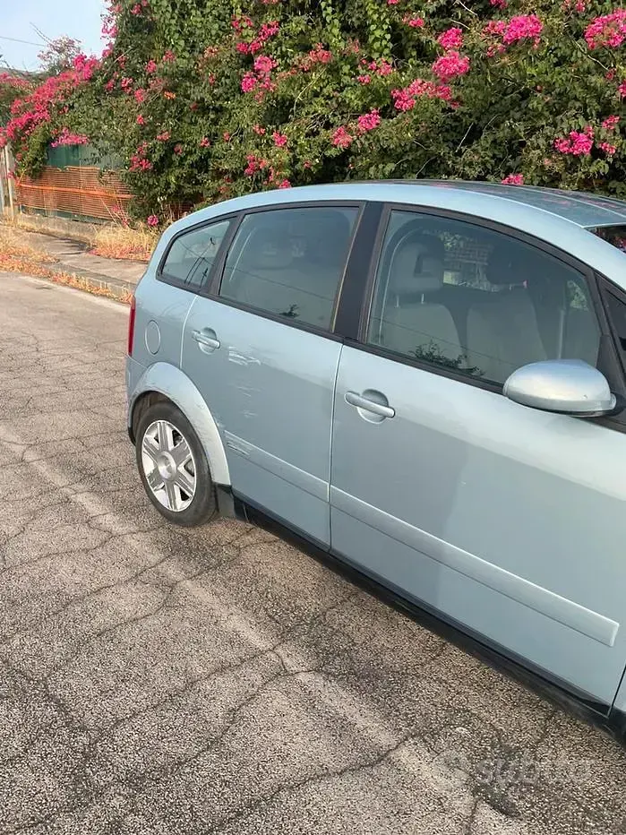Usata Audi A2 75 CV (55 kW) 2003 Bluazzurro Utilitaria