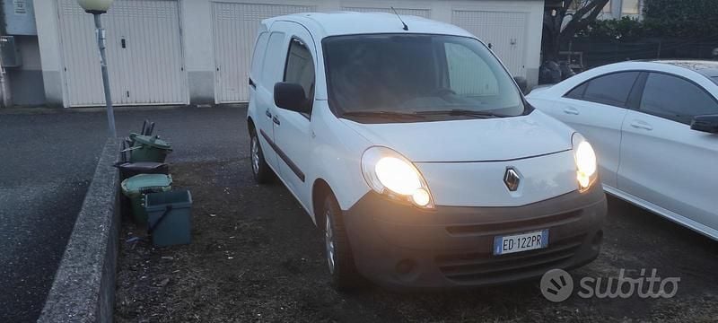 Usata Renault Kangoo Privilege 84 CV (61 kW) 2010 Monovolume