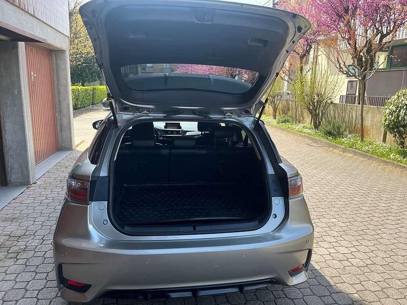 Usata Lexus CT200h 99 CV (72 kW) 2016 Berlina