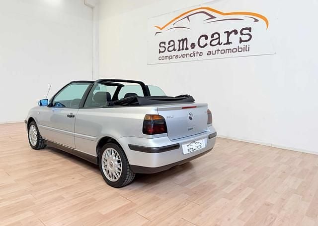 Usata VW Golf Cabriolet Highline 116 CV (85 kW) 2000 Argento Cabrio