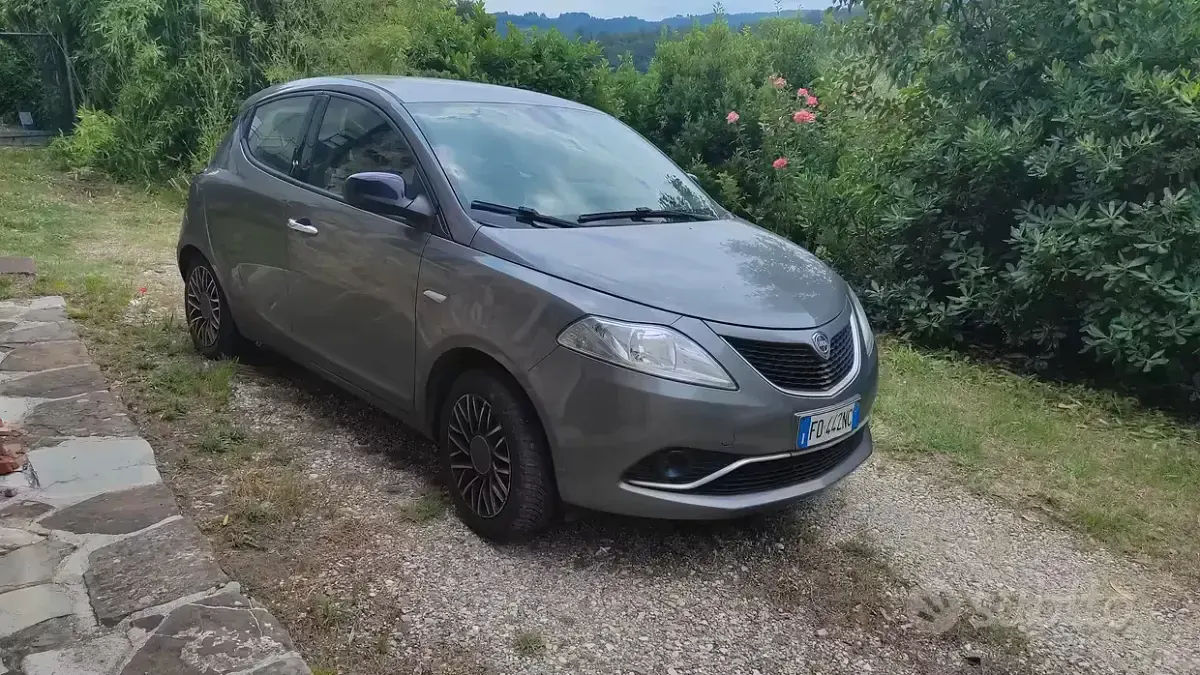 Usata Lancia Ypsilon 69 CV (50 kW) 2016 Utilitaria
