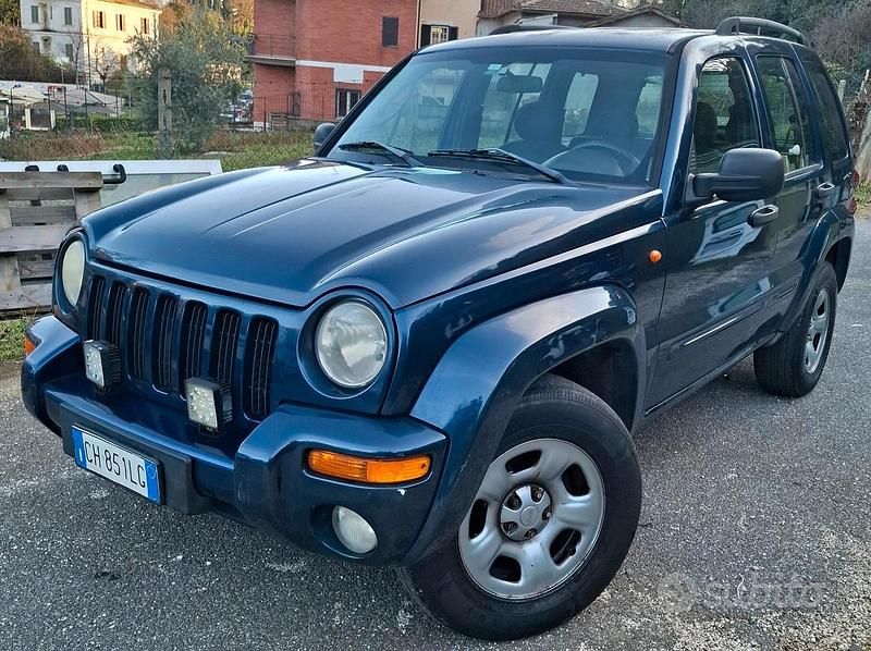 Usata Jeep Cherokee Sport 2004 Blu SUV