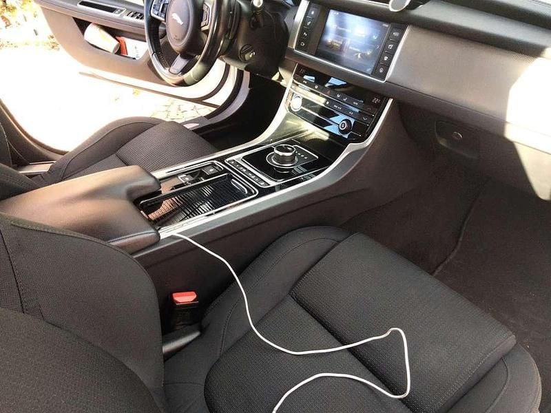 Usata Jaguar XF Business Edition 163 CV (119 kW) 2016 Bianco Berlina