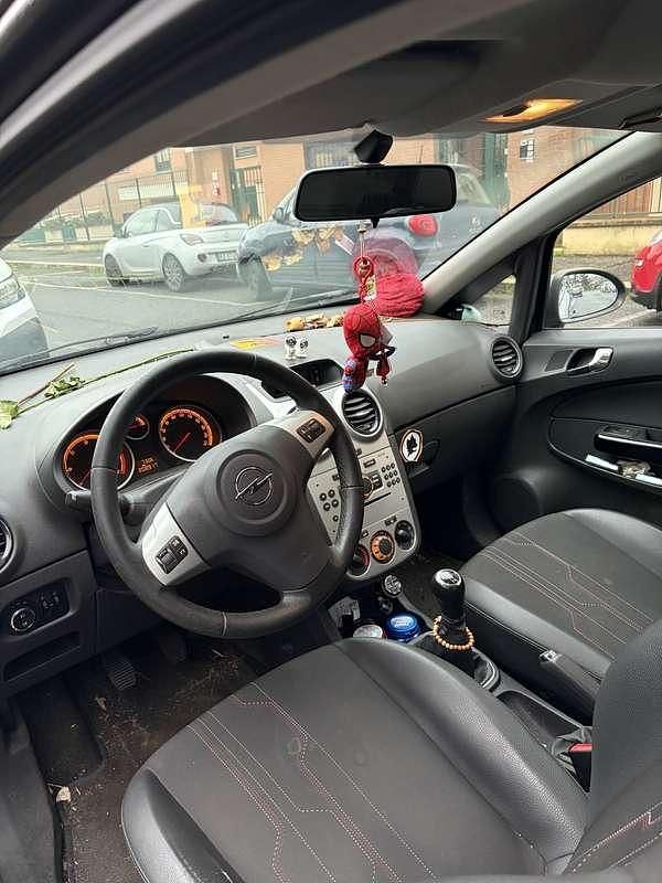 Usata Opel Corsa Sport 86 CV (63 kW) 2012 Berlina