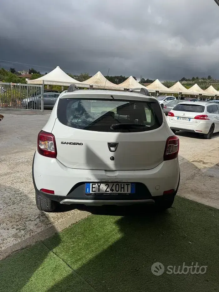 Usata Dacia Sandero Prestige 90 CV (66 kW) 2015 Bianco SUV