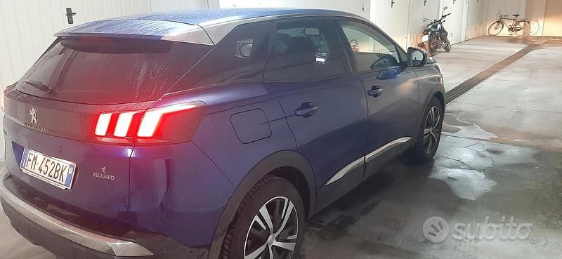 Usata Peugeot 3008 2018 Blu SUV