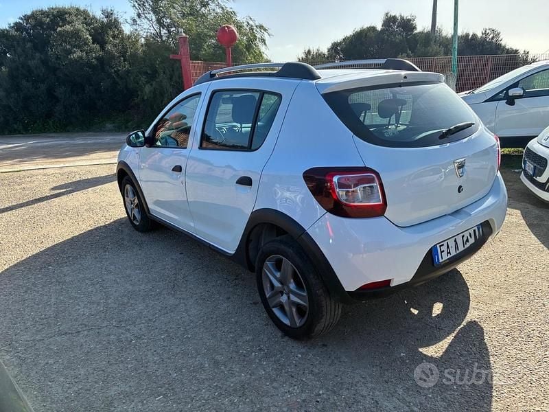 Usata Dacia Sandero Prestige 90 CV (66 kW) 2016 Bianco Berlina