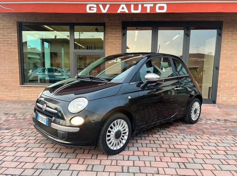 Nero Usata 2012 Fiat 500 Lounge Tre volumi | 6400 € (Buon prezzo) - Immagine 1/4
