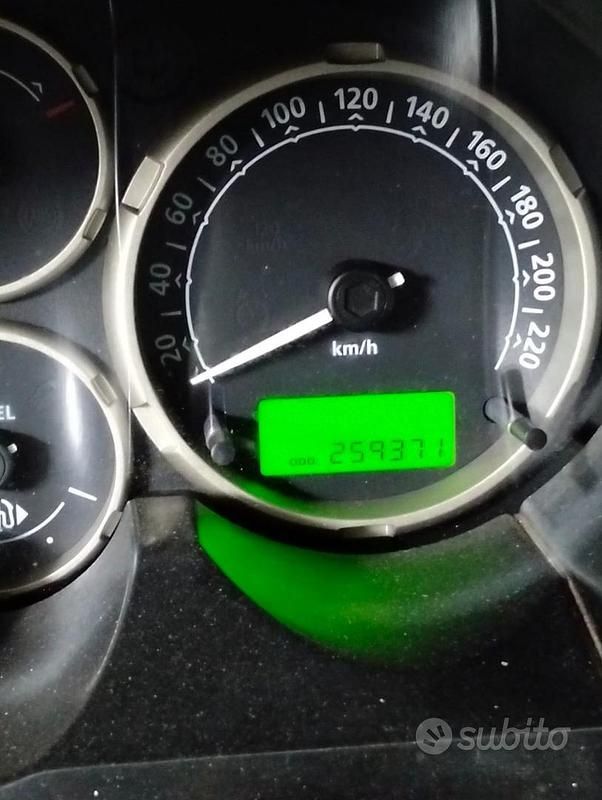 Usata Land Rover Freelander 109 CV (80 kW) 2005 Nero SUV