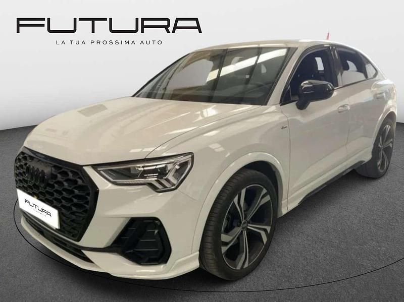 Glacier white metallic Usata 2022 Audi Q3 Sportback S-Line SUV | 38.900 € (Cara) - Immagine 1/4