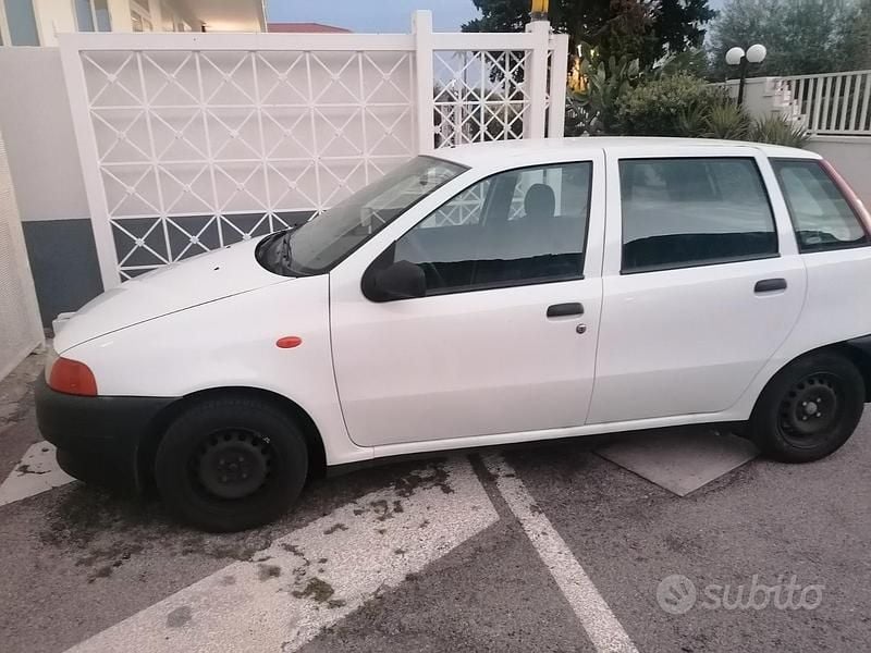 Usata Fiat Punto 54 CV (39 kW) 1997 Bianco Utilitaria