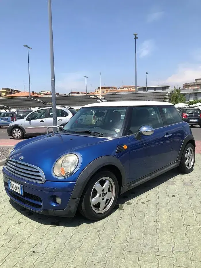 Usata Mini Cooper D 109 CV (80 kW) 2008 Bluazzurro Utilitaria